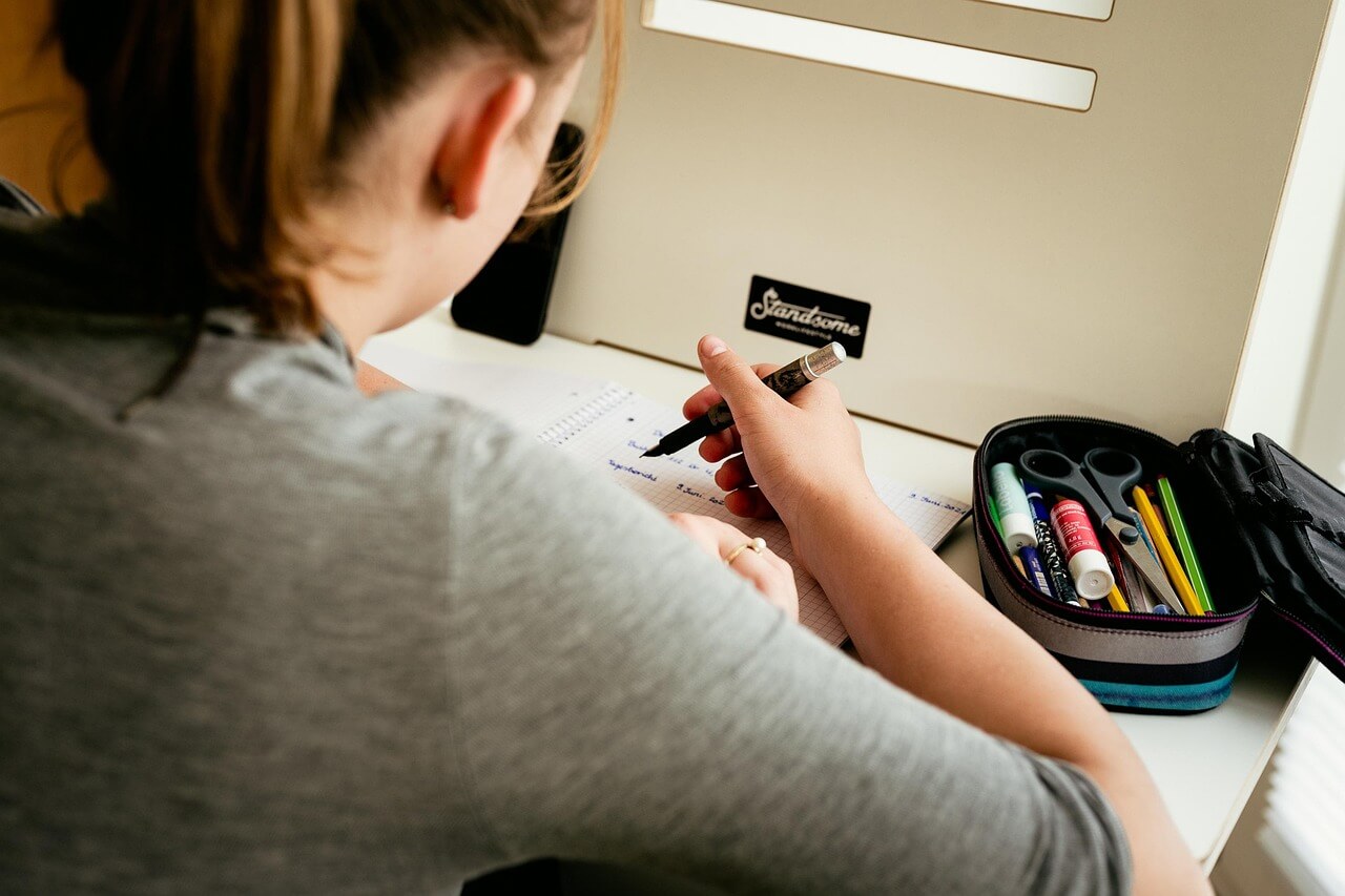 Das Bildungsministerium arbeitet an den gesetzlichen Regelungen des Unterrichts von Minderheitensprachen